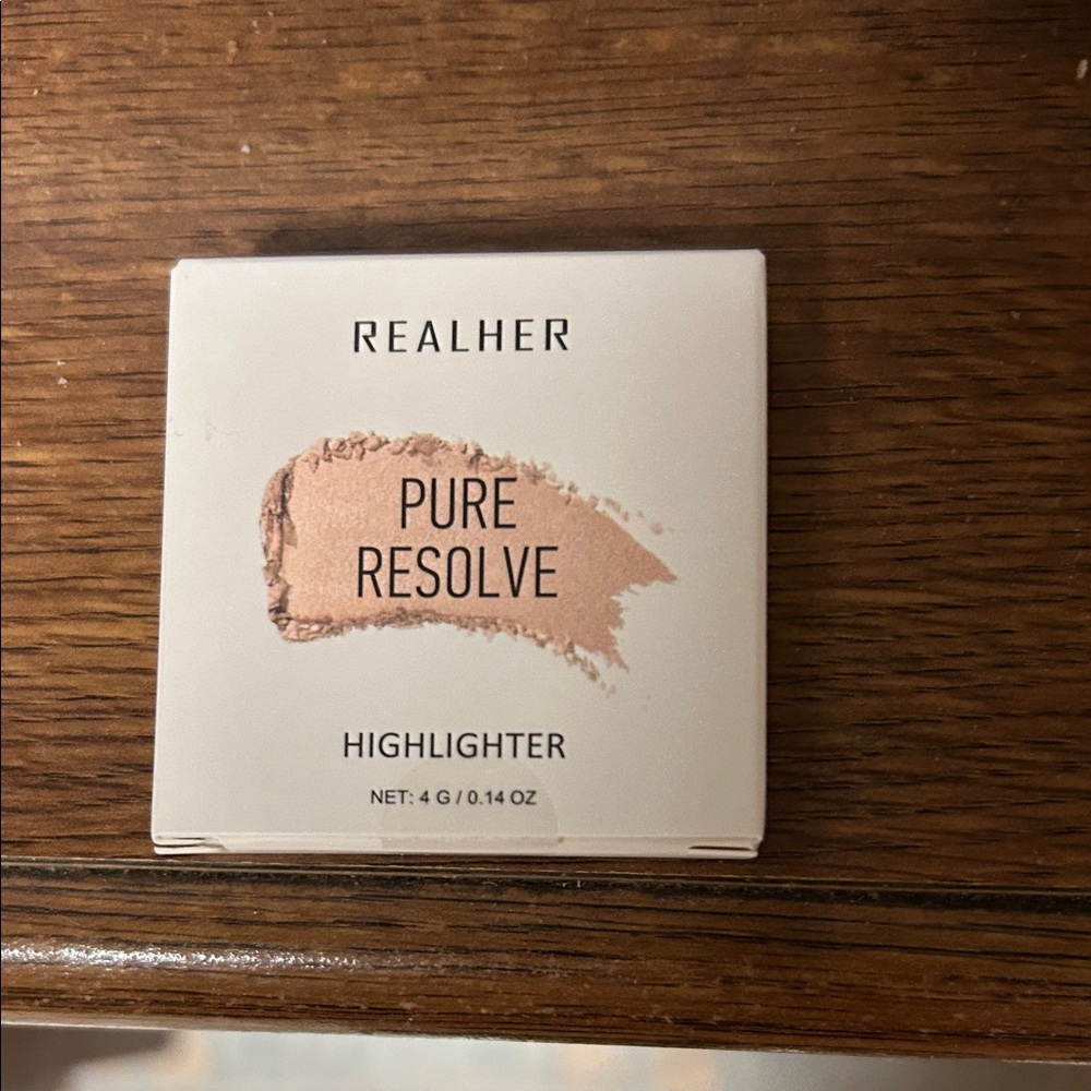 REALHER Pure Resolve Highlighter - Subtle Cream Glow